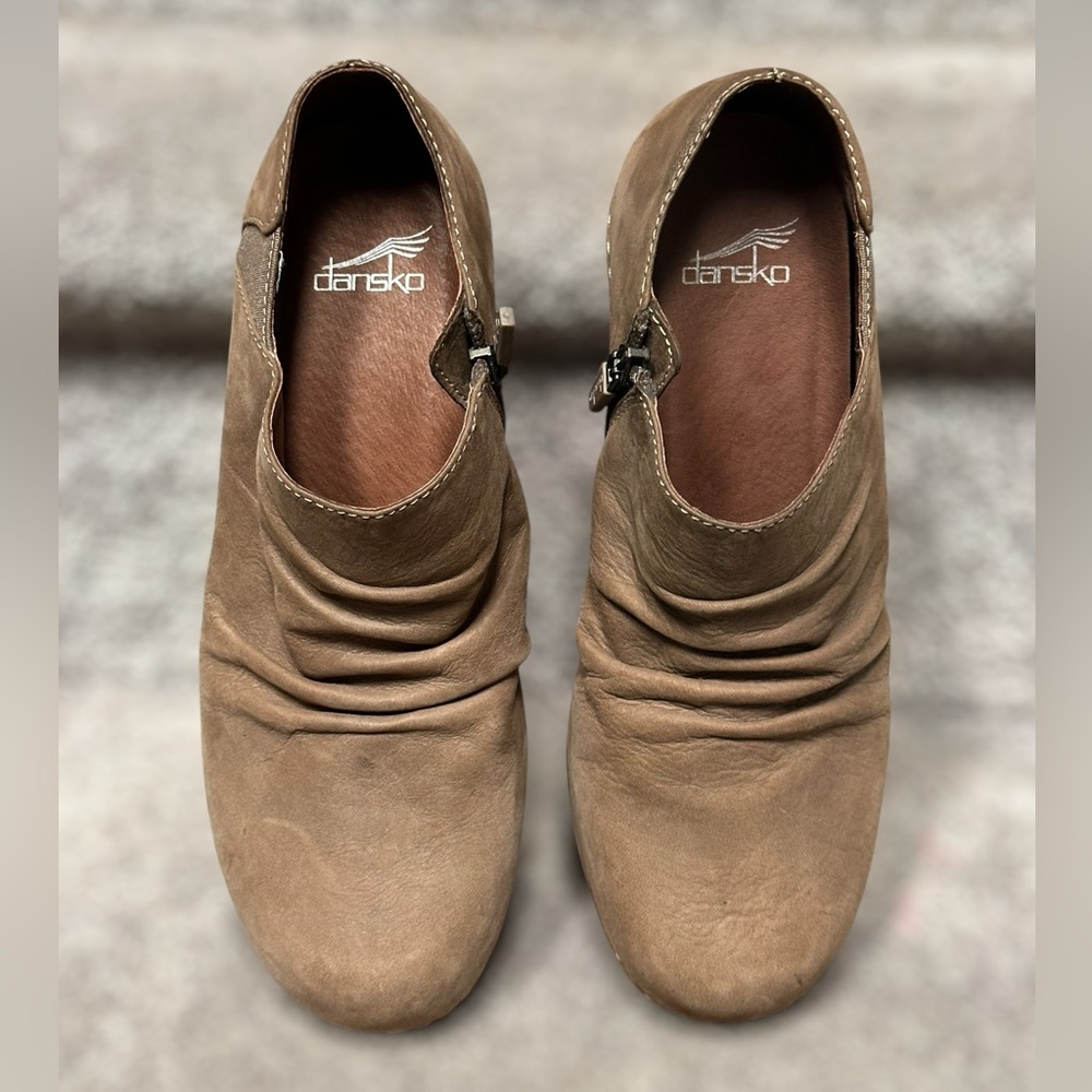 SOLD Dansko Sheena Wedge Booties Walnut Ankle Nubuck Leather Women’s US 6.5-7 - Picture 2 of 14